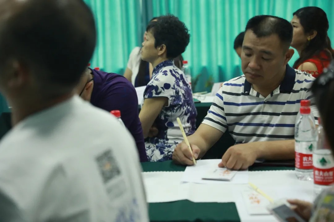 图为活动现场 图为活动现场